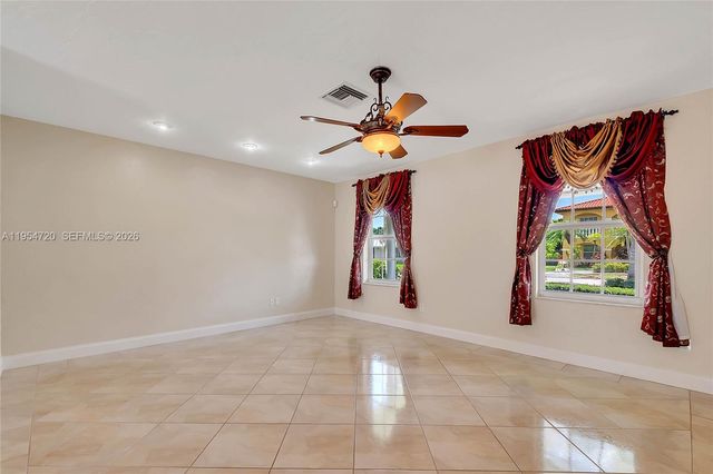 8275 SW 206th Ter, Cutler Bay, FL 33189