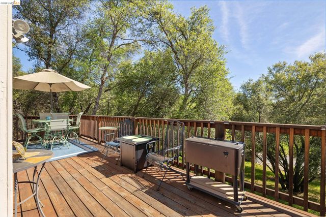 12905 Green Valley Cir, Groveland, CA 95321