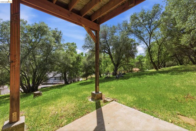 12905 Green Valley Cir, Groveland, CA 95321