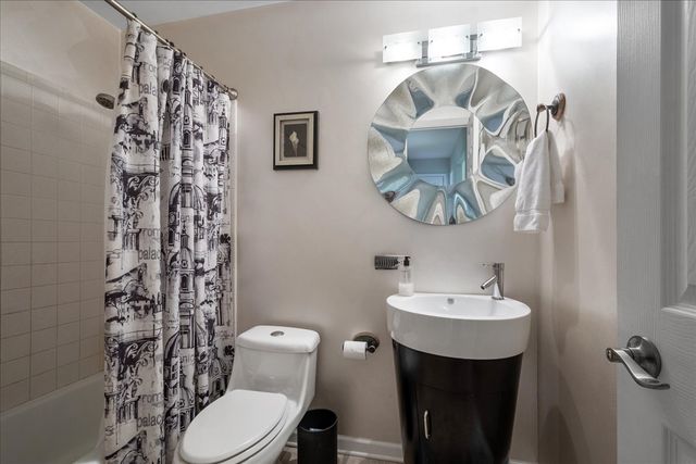 517 Longwood Drive, Buffalo Grove, IL 60089