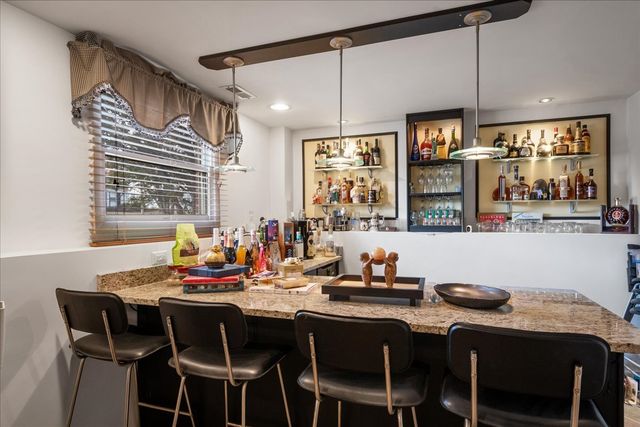 517 Longwood Drive, Buffalo Grove, IL 60089