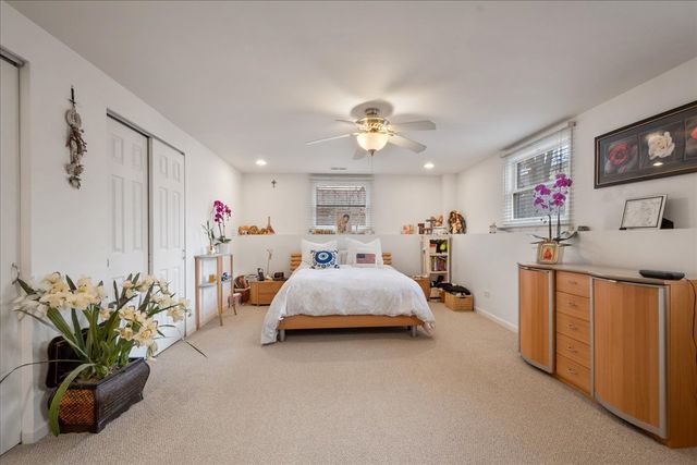 517 Longwood Drive, Buffalo Grove, IL 60089