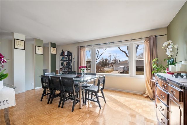 517 Longwood Drive, Buffalo Grove, IL 60089