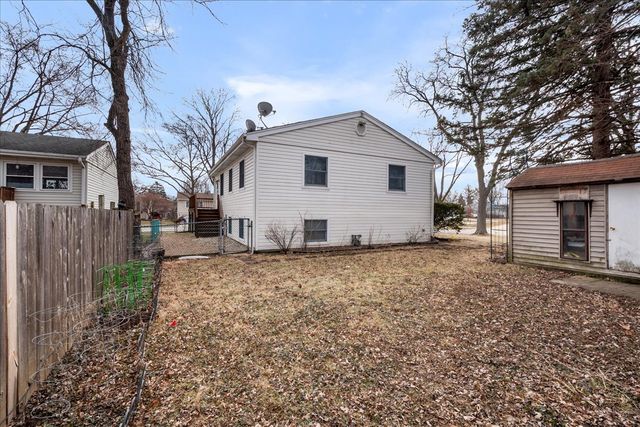 517 Longwood Drive, Buffalo Grove, IL 60089