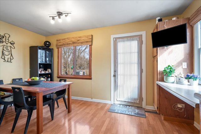 517 Longwood Drive, Buffalo Grove, IL 60089