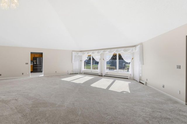 800 Cambridge Drive, Paxton, IL 60957