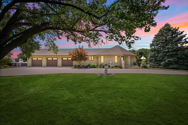 800 Cambridge Drive, Paxton, IL 60957