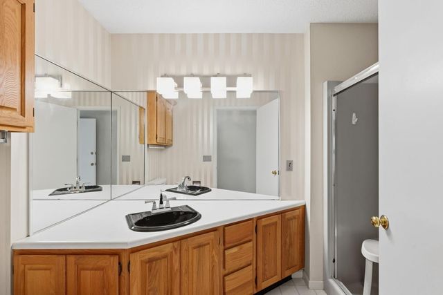 800 Cambridge Drive, Paxton, IL 60957