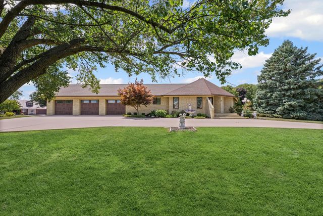 800 Cambridge Drive, Paxton, IL 60957