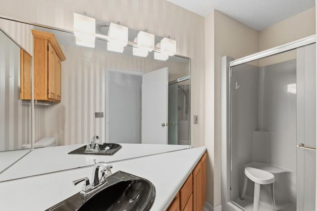 800 Cambridge Drive, Paxton, IL 60957