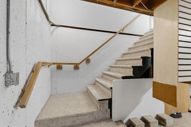 800 Cambridge Drive, Paxton, IL 60957