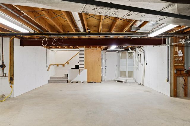 800 Cambridge Drive, Paxton, IL 60957