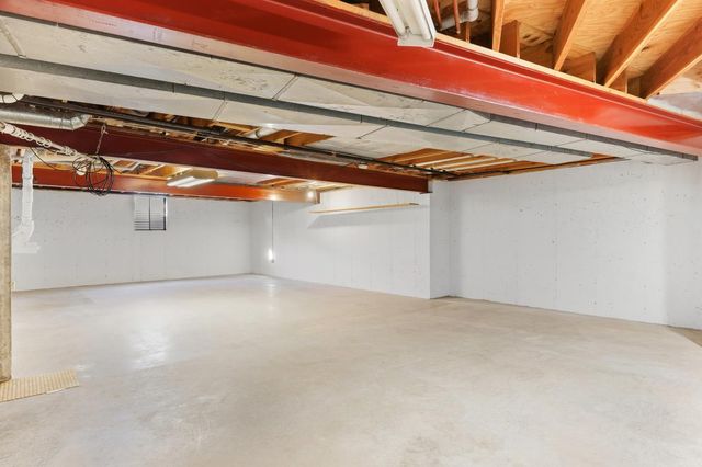 800 Cambridge Drive, Paxton, IL 60957