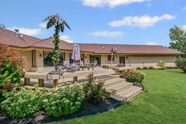 800 Cambridge Drive, Paxton, IL 60957