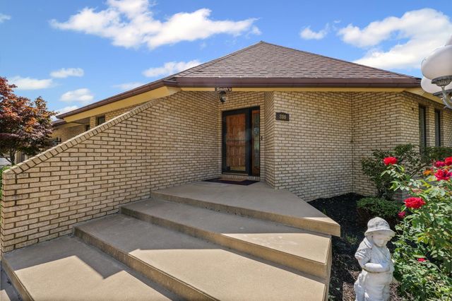 800 Cambridge Drive, Paxton, IL 60957