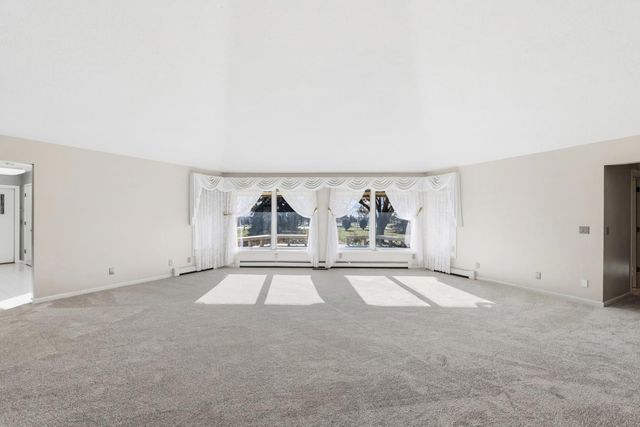 800 Cambridge Drive, Paxton, IL 60957