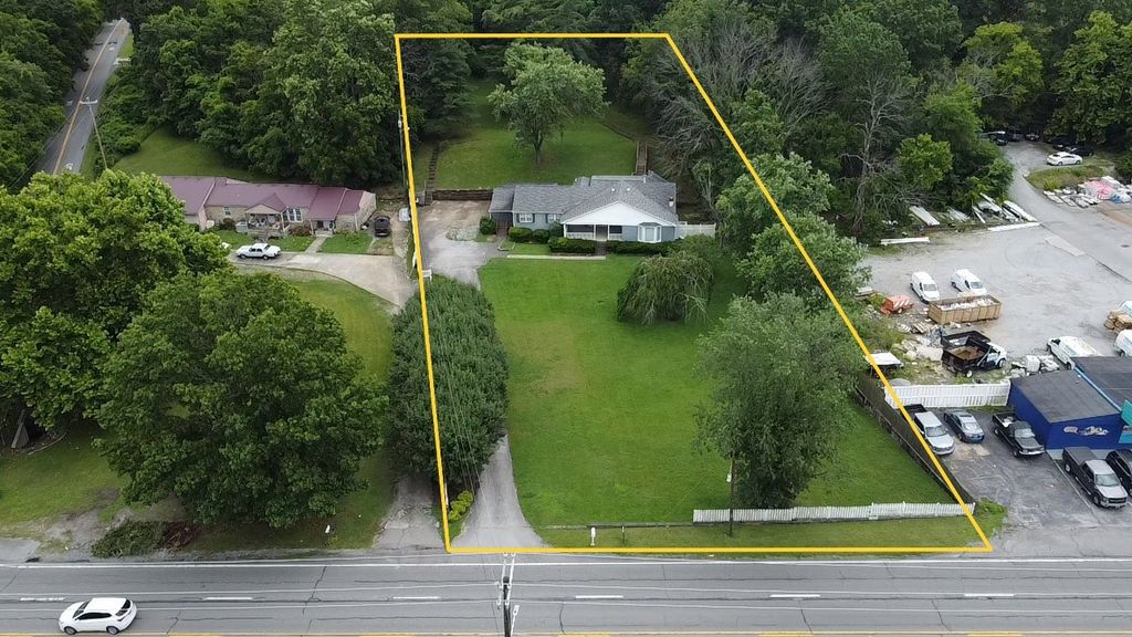 1332 S Dickerson Rd, Goodlettsville, TN 37072