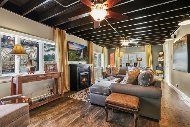 625 Bruce Avenue, Flossmoor, IL 60422