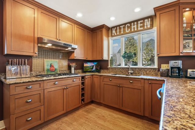 625 Bruce Avenue, Flossmoor, IL 60422