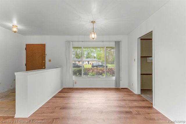 7271 Cottonwood Knoll, West Bloomfield, MI 48322