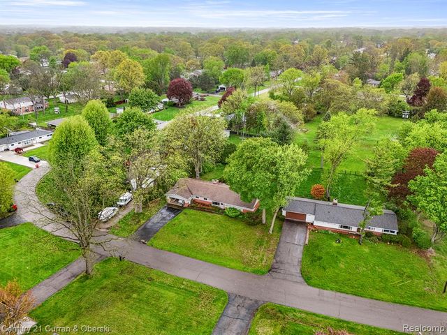 7271 Cottonwood Knoll, West Bloomfield, MI 48322