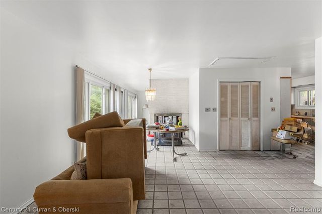 7271 Cottonwood Knoll, West Bloomfield, MI 48322