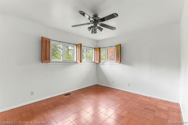 7271 Cottonwood Knoll, West Bloomfield, MI 48322