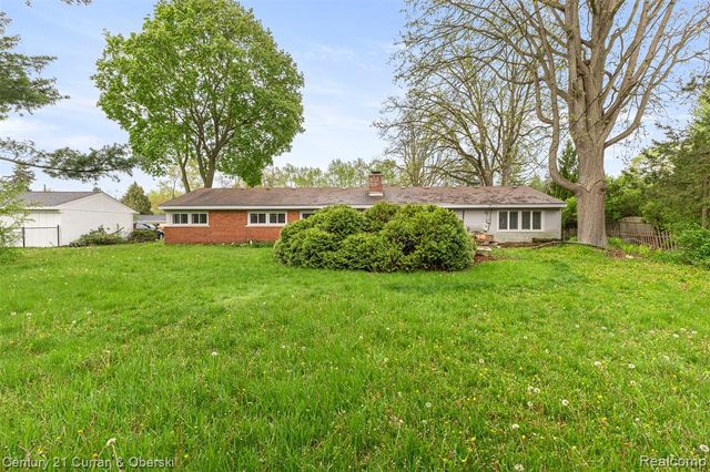 7271 Cottonwood Knoll, West Bloomfield, MI 48322