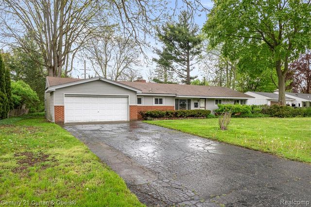 7271 Cottonwood Knoll, West Bloomfield, MI 48322