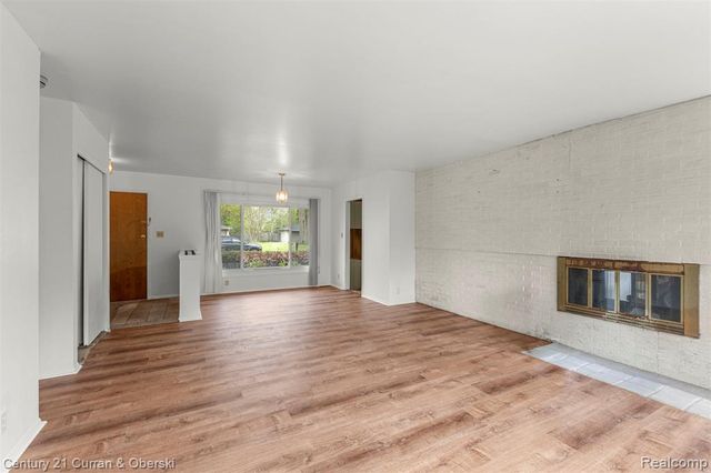 7271 Cottonwood Knoll, West Bloomfield, MI 48322
