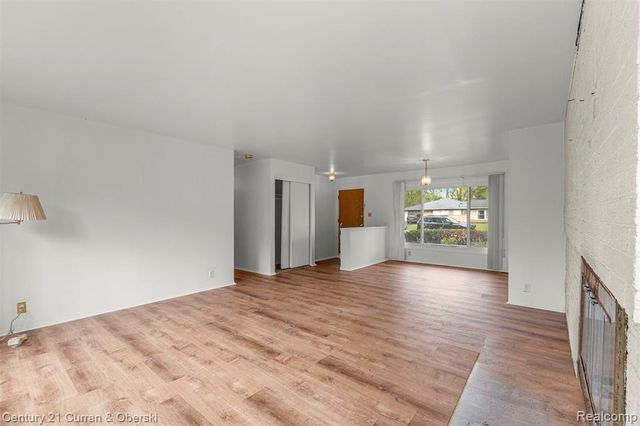 7271 Cottonwood Knoll, West Bloomfield, MI 48322