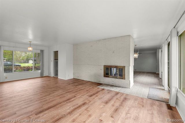 7271 Cottonwood Knoll, West Bloomfield, MI 48322