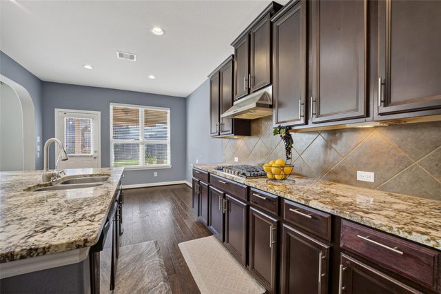 12611 Colonial Glen Ct, Pearland, TX 77584