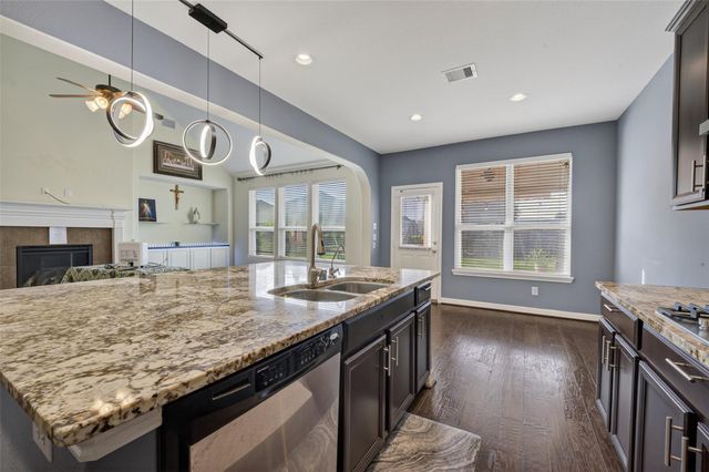 12611 Colonial Glen Ct, Pearland, TX 77584