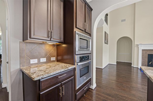 12611 Colonial Glen Ct, Pearland, TX 77584