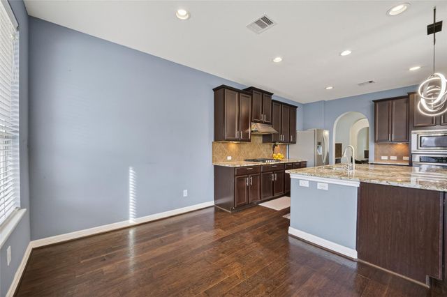 12611 Colonial Glen Ct, Pearland, TX 77584