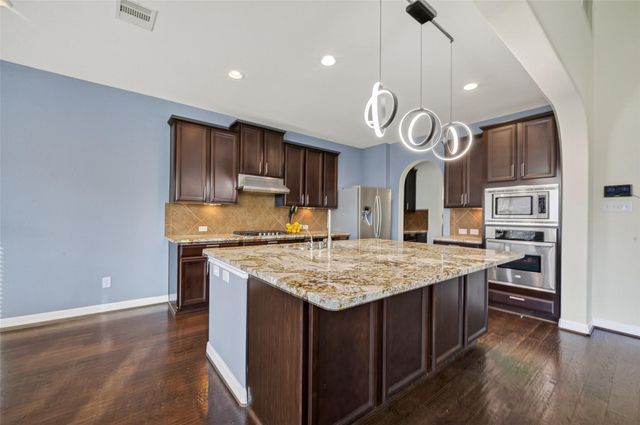 12611 Colonial Glen Ct, Pearland, TX 77584