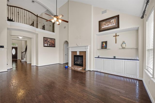 12611 Colonial Glen Ct, Pearland, TX 77584