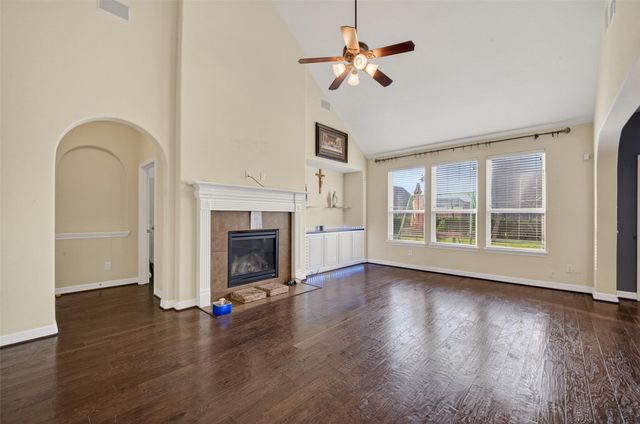 12611 Colonial Glen Ct, Pearland, TX 77584