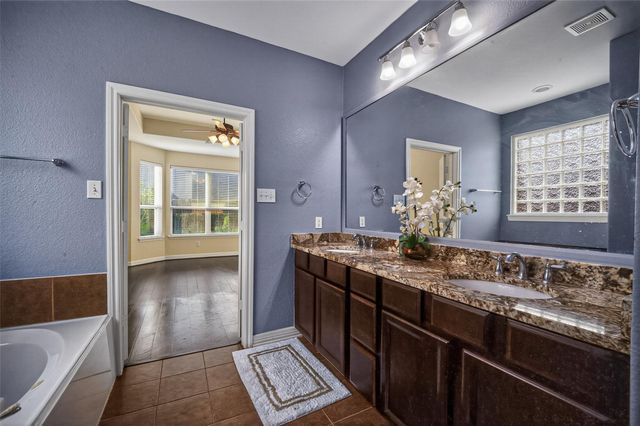 12611 Colonial Glen Ct, Pearland, TX 77584