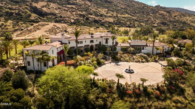 2940 Kuehner Drive, Simi Valley, CA 93063