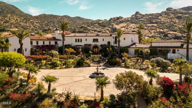 2940 Kuehner Drive, Simi Valley, CA 93063