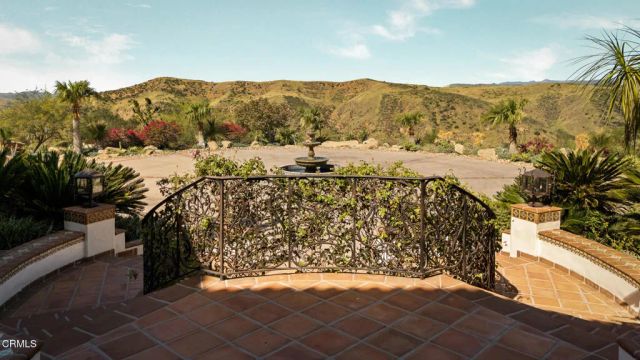 2940 Kuehner Drive, Simi Valley, CA 93063