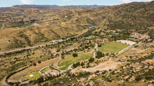 2940 Kuehner Drive, Simi Valley, CA 93063