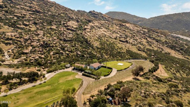 2940 Kuehner Drive, Simi Valley, CA 93063