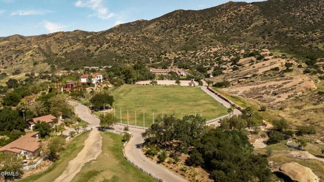 2940 Kuehner Drive, Simi Valley, CA 93063