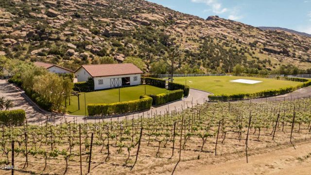 2940 Kuehner Drive, Simi Valley, CA 93063