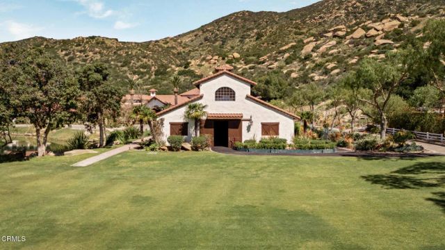 2940 Kuehner Drive, Simi Valley, CA 93063