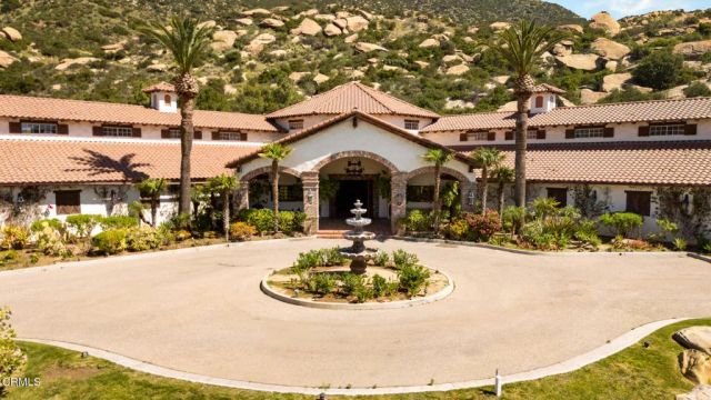 2940 Kuehner Drive, Simi Valley, CA 93063