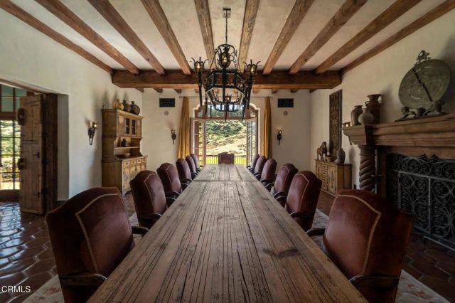 2940 Kuehner Drive, Simi Valley, CA 93063